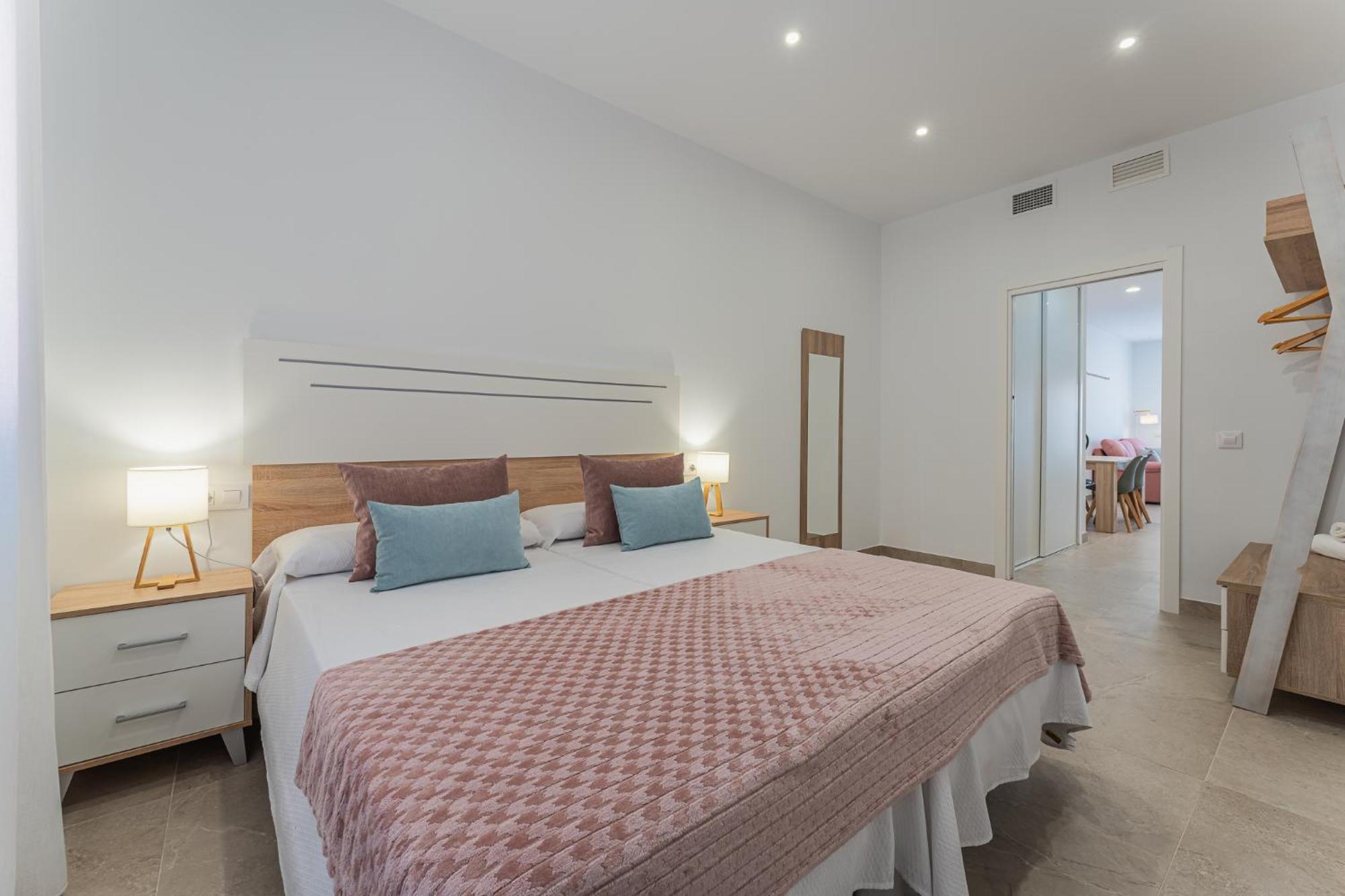 Cmdreams Platinium- Apartamentos Turisticos En El Centro De Mérida Kültér fotó
